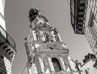 E7D_7281 MB L’église Sainte-Croix est une église de Nantes construite XVIIe siècle dans le style classique puis modifiée au XIXe siècle. L'édifice se trouve dans le...