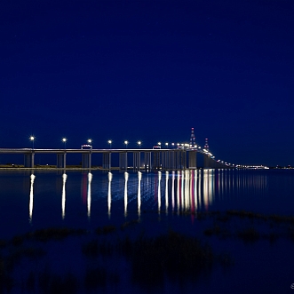 Le pont de St Nazaire - St Brevin Le pont de Saint-Nazaire est un pont français à haubans multicâbles en éventail qui enjambe l'estuaire de la Loire et...